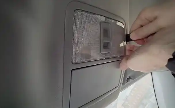 Демонтаж плафона